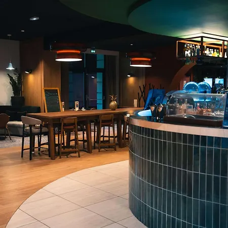 诺沃特里尔中央格兰德广场酒店